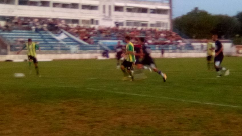 En un partido complicado Gimnasia y Sportivo Piazza no se sacaron ventaja 