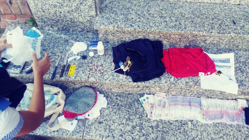 Policía Local detuvo a dos hombres sospechados de vender droga en el centro