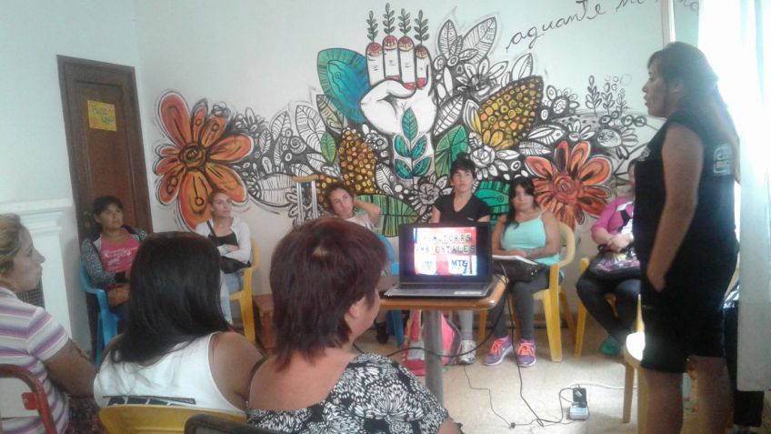 Mujeres cartoneras se capacitan