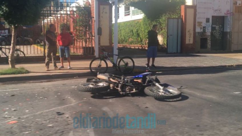 Motociclista lesionado tras choque con auto
