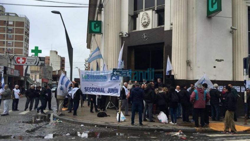 Bancarios comienzan un paro de 48 horas