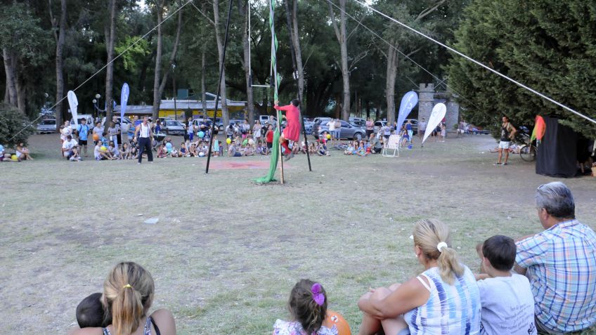 Música y circo en otro fin de semana de Tandil en Verano