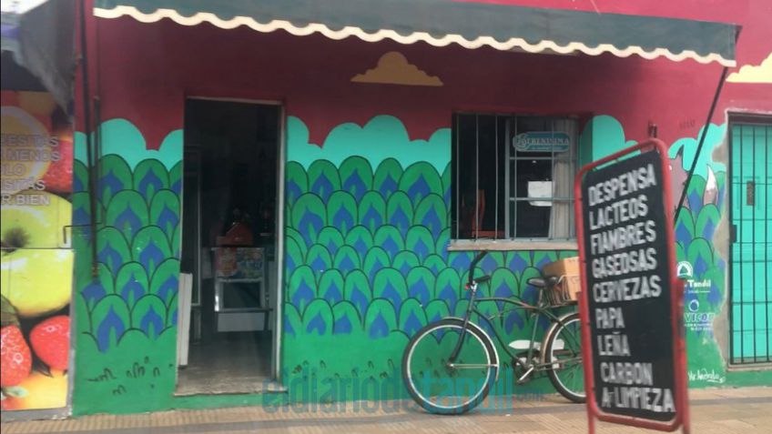 Delincuentes robaron garrafas de una despensa