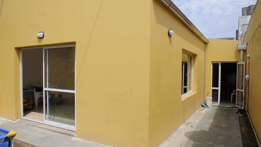 La casa de abrigo municipal Martha Pelloni ya tiene su salón de usos múltiples