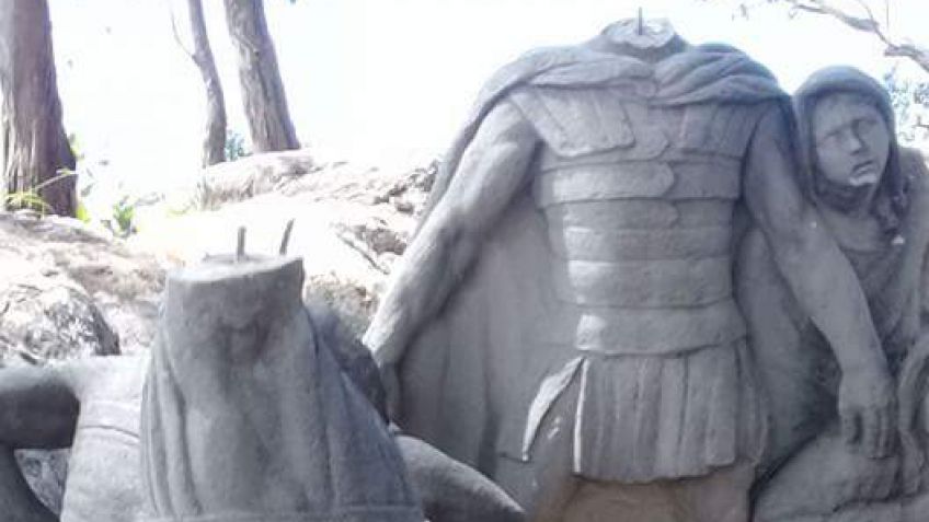 Vándalos "decapitaron" esculturas del Calvario