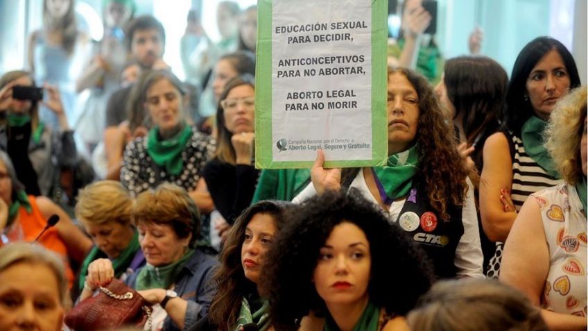 Diputados y referentes feministas presentaron el proyecto de aborto legal en el Congreso