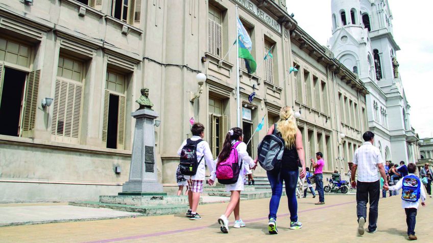 Las aulas volvieron a llenarse, aunque mañana no estarán completas