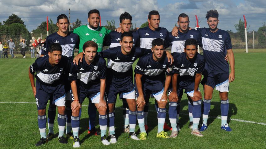 Gimnasia sufrio una goleada en su visita a Juventud Unida de Nicanor Otamendi