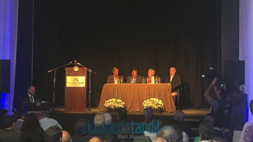 Lunghi y Tassara presentaron el acuerdo del Bicentenario