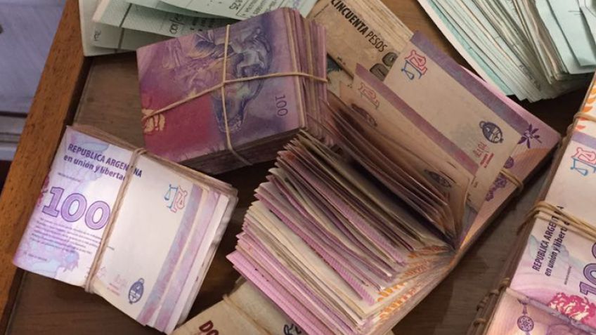 Encontró $50 mil tirados en la calle y los devolvió
