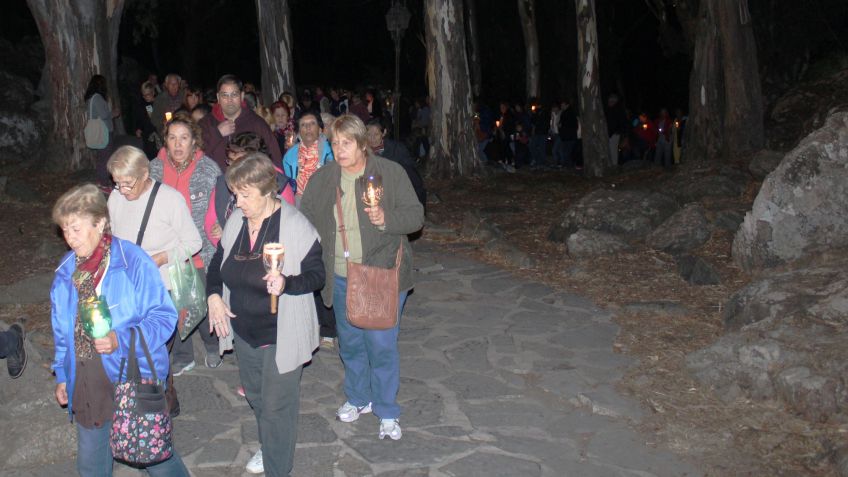 Las antorchas volvieron a iluminar el Calvario