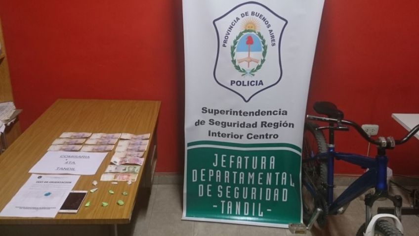 Fue descubierto comercializando cocaína en una garita de colectivo