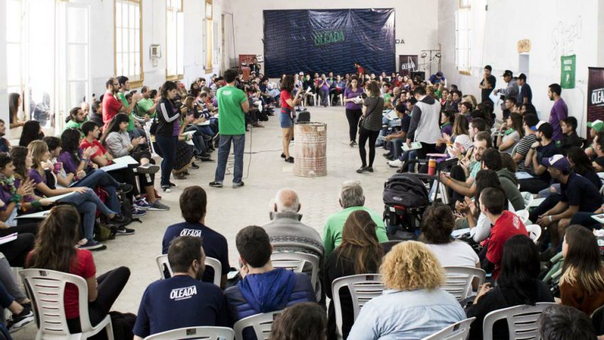 Mujeres del Movimiento Evita Tandil participaron del lanzamiento de "Oleada"