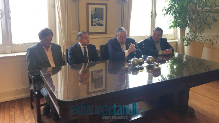 Se firmó un convenio para capacitar a funcionarios y personal en gestión comunal