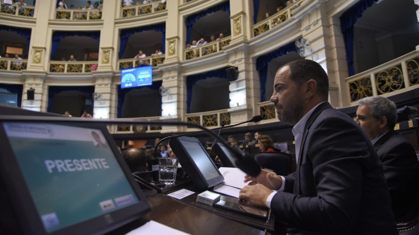 Aprueban restricción al ingreso de cadenas de farmacias en la provincia
