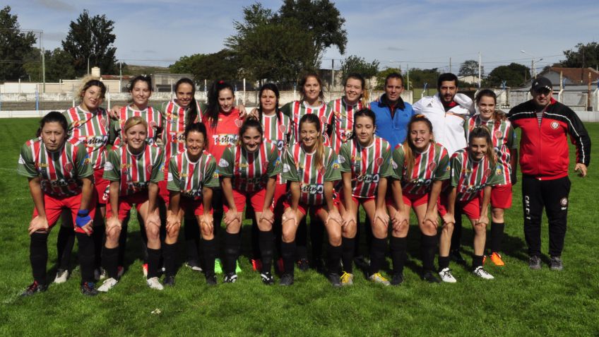 Se dio inicio al primer torneo femenino de futbol