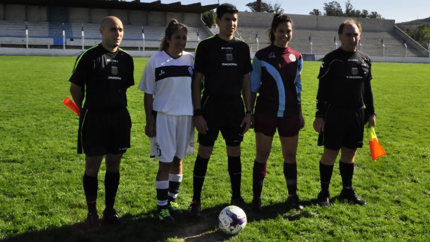 Se dio inicio al primer torneo femenino de futbol