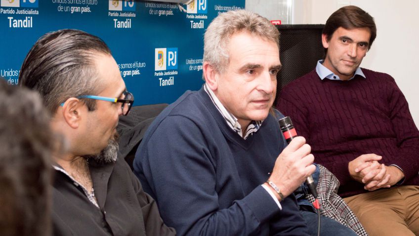 Agustín Rossi: "No hay que reconstruir el pasado, sino construir el futuro"