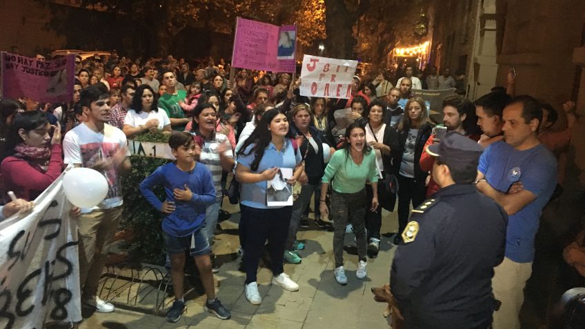 En medio de un clima tenso, familiares y amigos pidieron justicia por Romanela