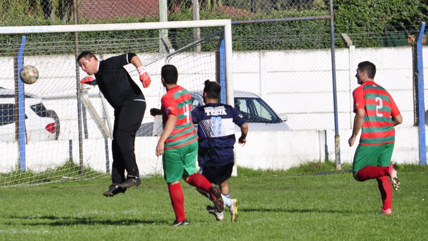 Entretenido encuentro en la rural donde Velense derroto al local Gimnasia por 1 a 0