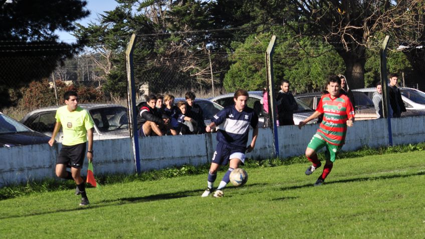 Entretenido encuentro en la rural donde Velense derroto al local Gimnasia por 1 a 0