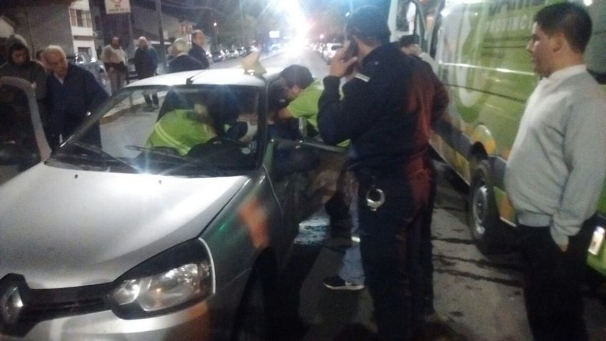 Fuerte choque entre dos vehículos en Avellaneda y Roca