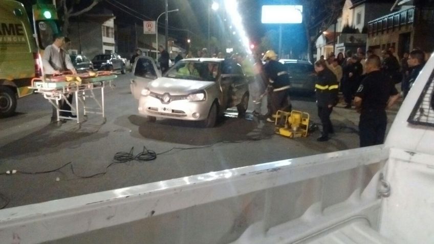 Fuerte choque entre dos vehículos en Avellaneda y Roca