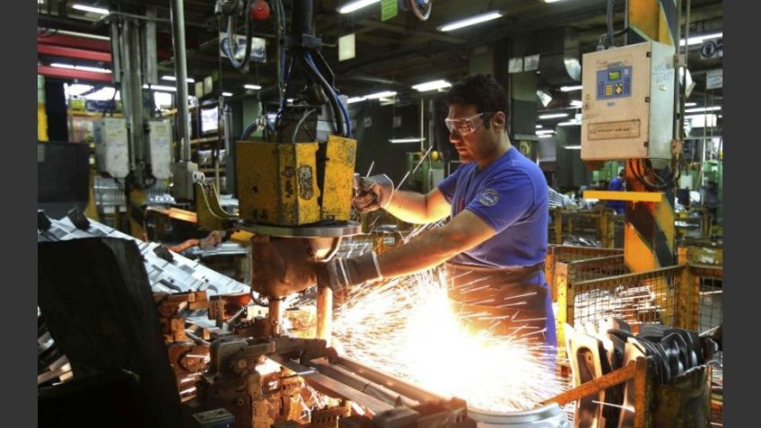 Desde diciembre, los salarios de los privados se redujeron en 360 dólares