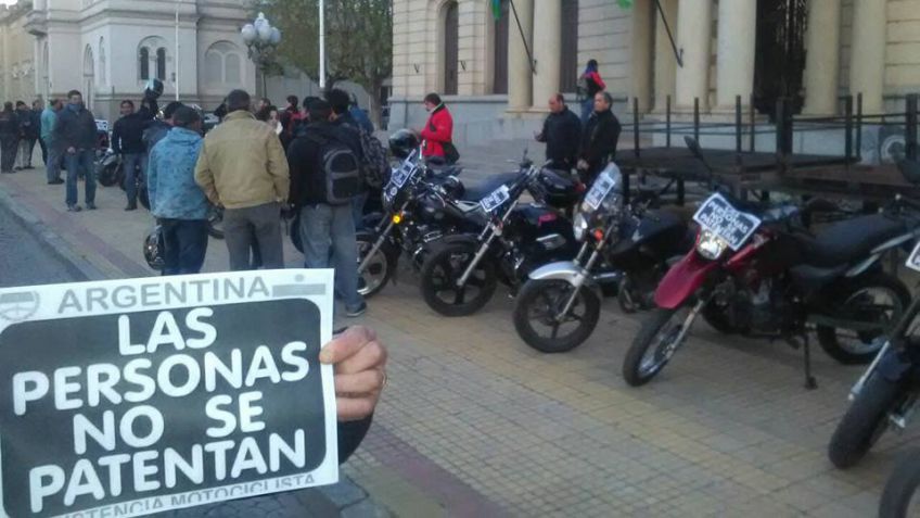 "No somos chorros, solo nos gusta la moto"