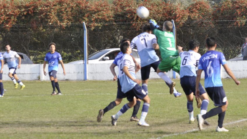 Empate 2 a 2 entre el local Gimnasia y Unicen en la Rural 