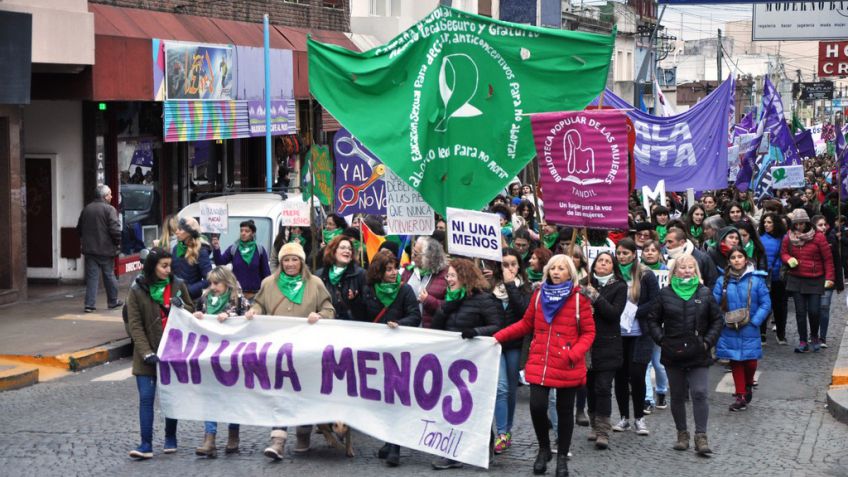 "Abajo el patriarcado que va a caer"