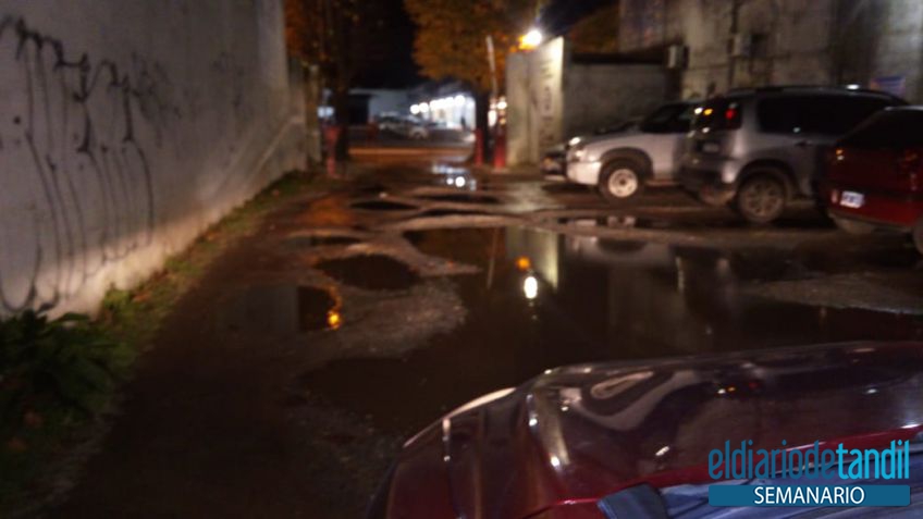 Así está el estacionamiento del Monarca de Colón