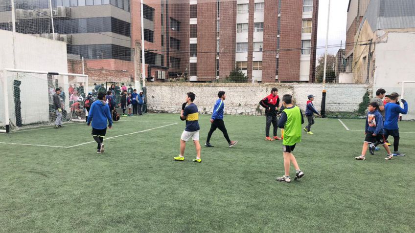 El interbarrial de fútbol reunió a más de 200 jóvenes