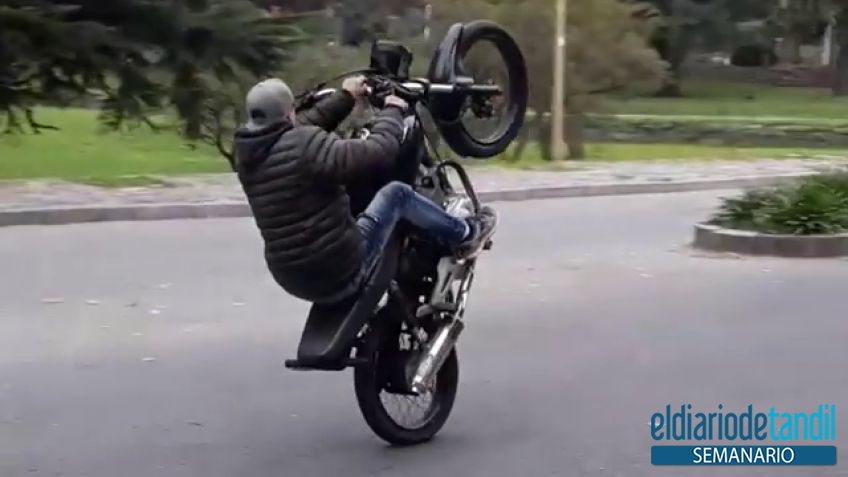 Colgados de las motos