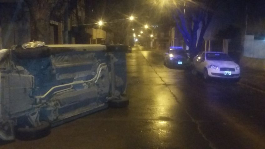 Choque y vuelco en la madrugada tandilense