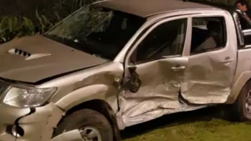 Venían a alta velocidad, uno se cruzó de carril y chocó con una camioneta