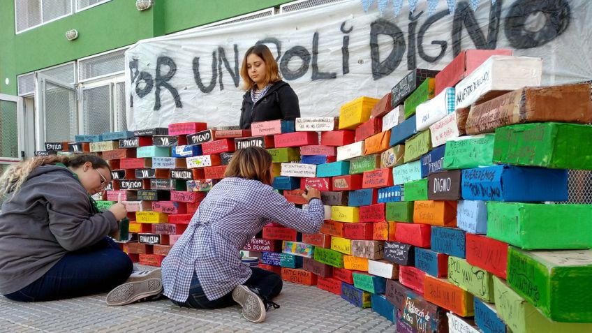 Alumnos de Polivalente volvieron a pedir por la finalización de la obra