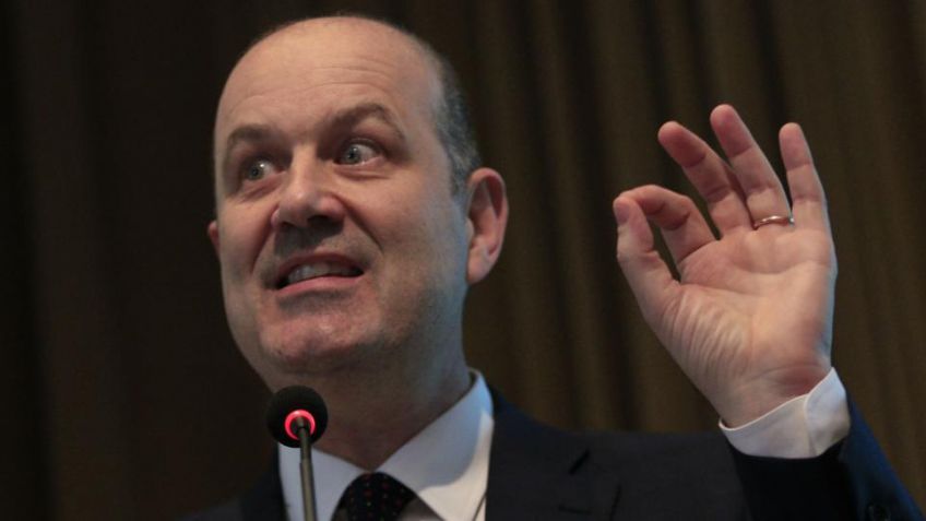 Sturzenegger renunció como presidente del Central y asume Caputo