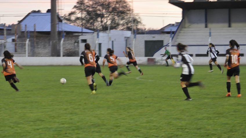 Un sábado solo con fútbol femenino, fue postergado todo lo referido a la URD