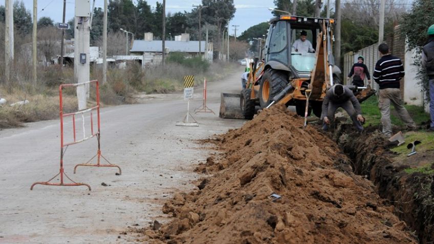 Comenzaron las obras de extensión de la red cloacal del Barrio San Juan