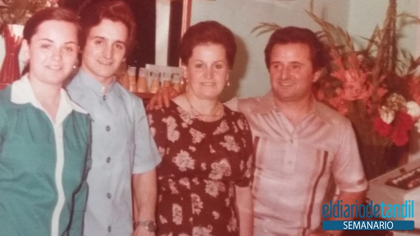 La familia unida detrás del mostrador