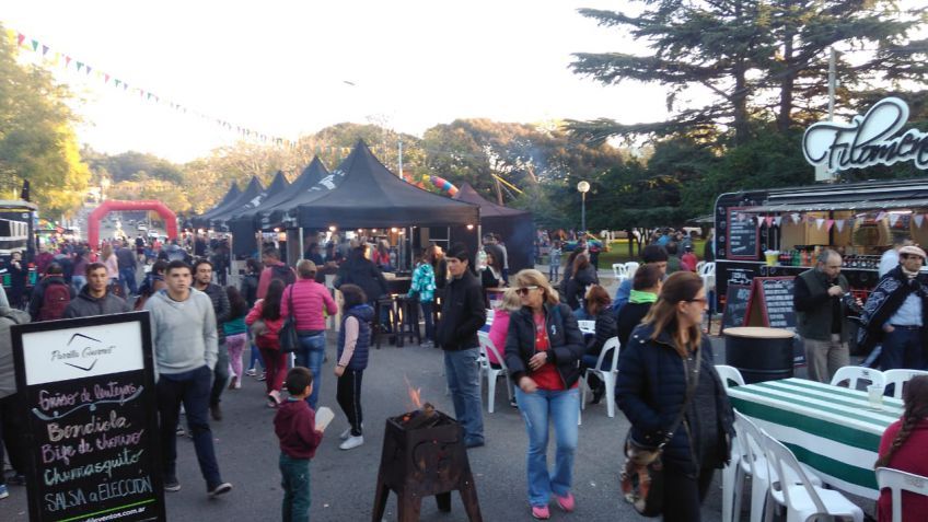 Food Truck vs. Gastronómicos