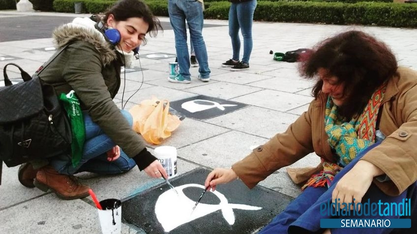 Pintando pañuelos de Las Madres