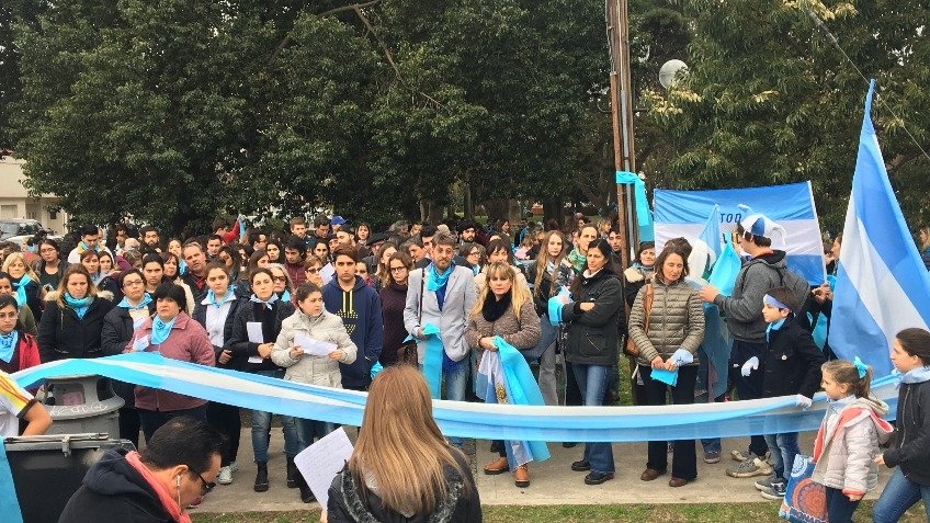 A días de la votación en el Senado, en Tandil marcharon "por las dos vidas"
