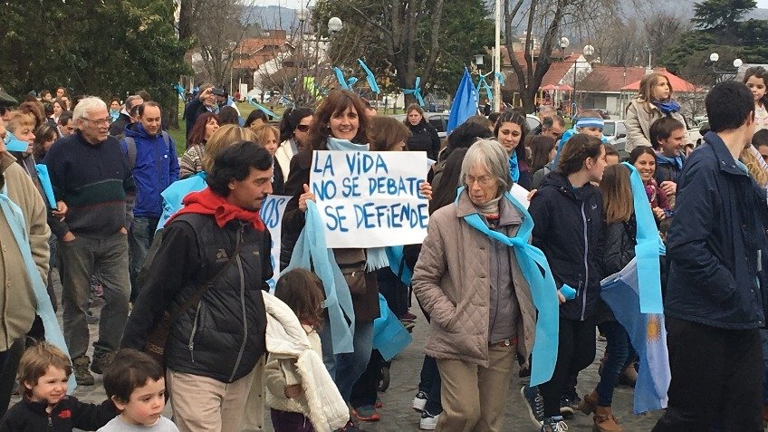 A días de la votación en el Senado, en Tandil marcharon "por las dos vidas"