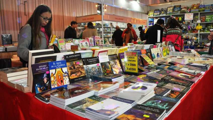  La Feria del Libro sigue con plena actividad durante el fin de semana