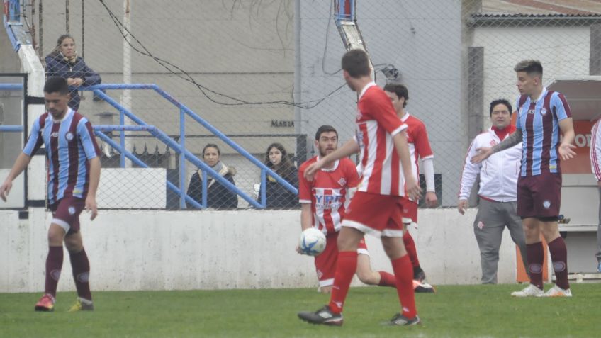 Independiente y el Deportivo Tandil derrotaron a sus rivales y se enfrentaran el próximo sábado en la final