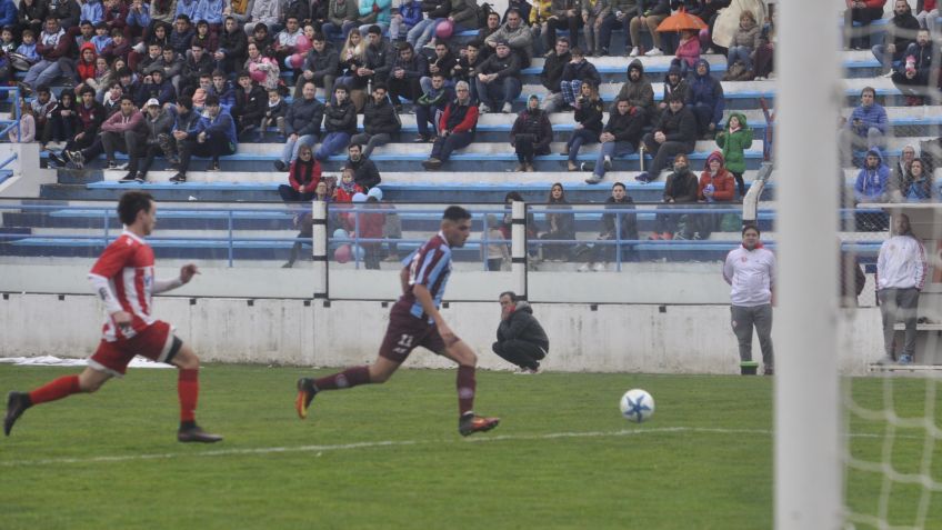 Independiente y el Deportivo Tandil derrotaron a sus rivales y se enfrentaran el próximo sábado en la final