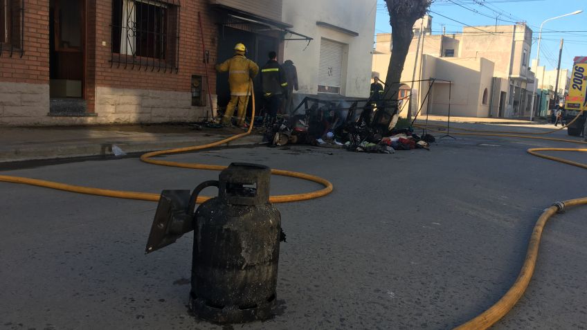 Se incendió un garage donde funcionaba una Feria Americana