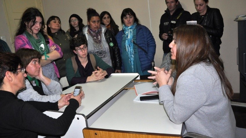 Tras el cruce con la Jefatura Distrital, el Encuentro de Mujeres se hace